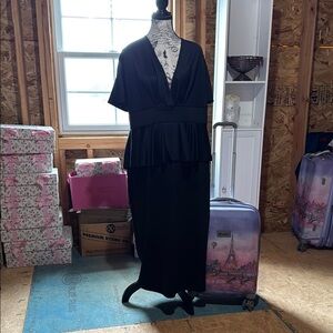 Boohoo Black Sheath Midi Dress V-Neck 3/4 Sleeve